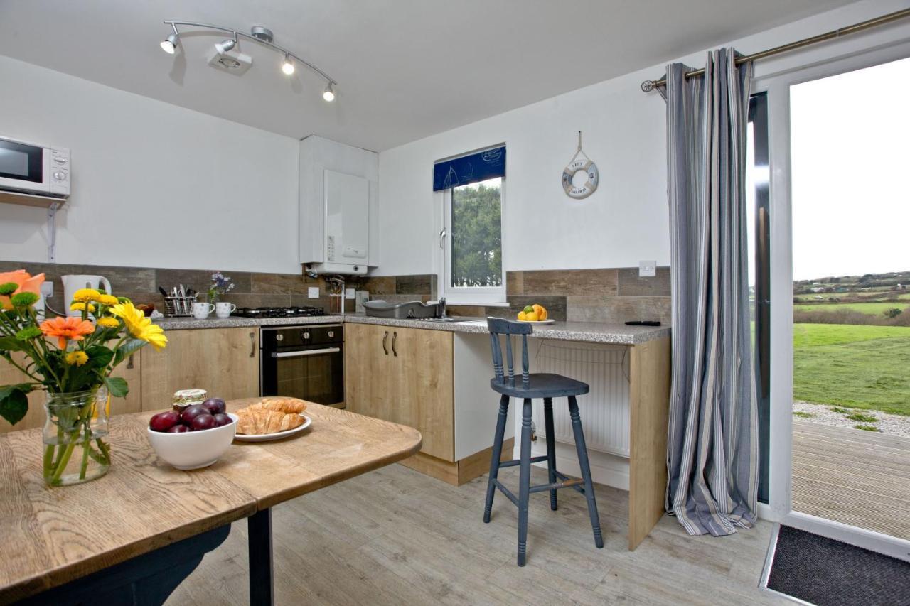 Wheal Tor- Beautifully Fitted Wooden Cornwall Helston